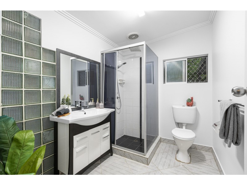 68 Manus Avenue, Palm Beach QLD 4221