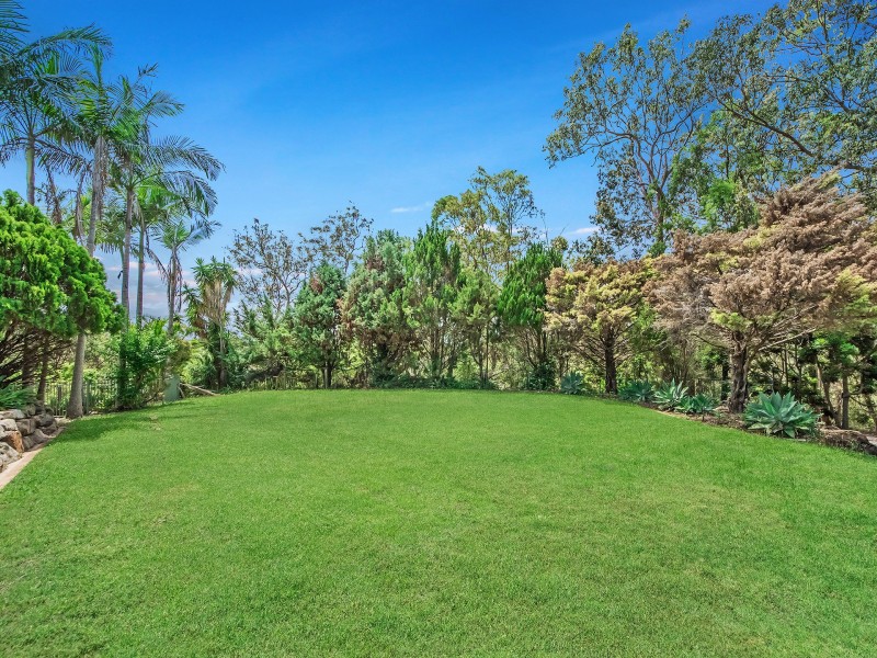 86 Aylesham Drive, Bonogin QLD 4213