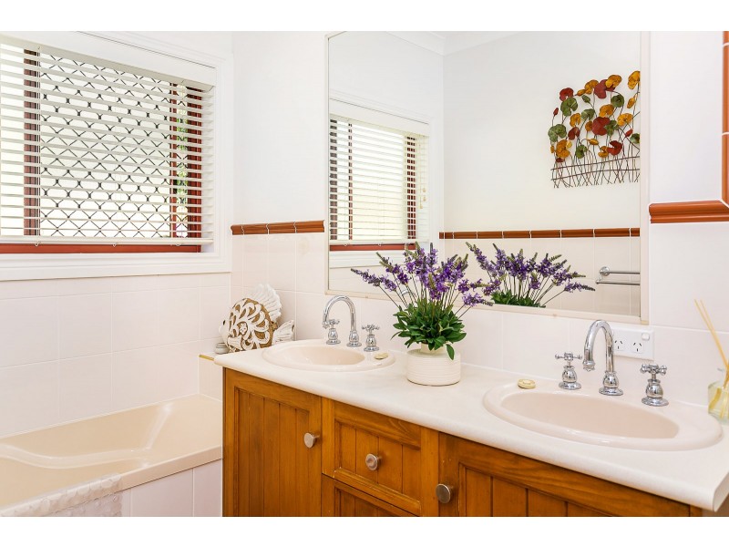 5-7 Lydford Close, Bonogin QLD 4213