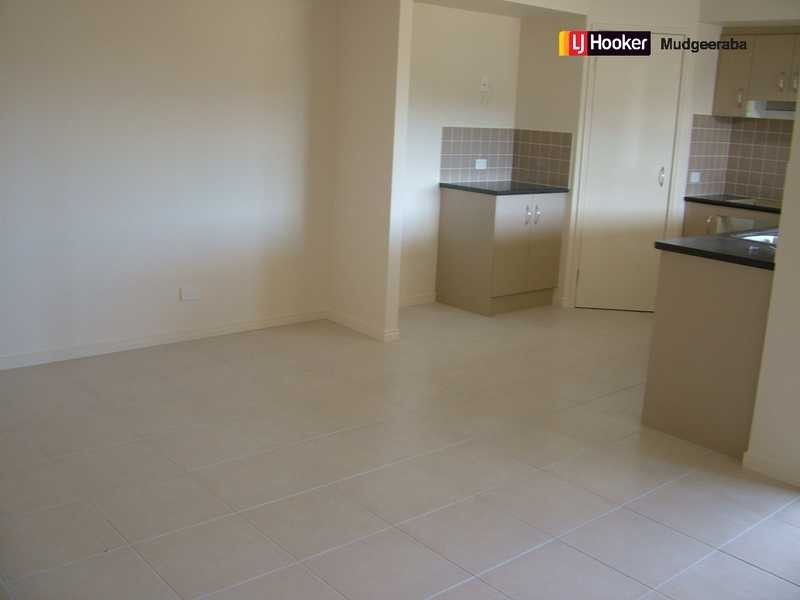 7 Burr Crt, Pacific Pines QLD 4211