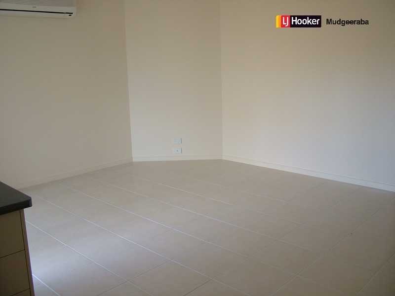 7 Burr Crt, Pacific Pines QLD 4211