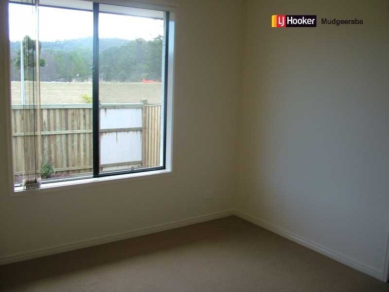 7 Burr Crt, Pacific Pines QLD 4211