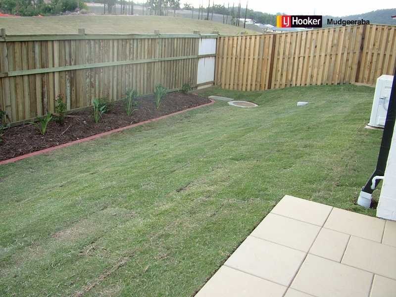 7 Burr Crt, Pacific Pines QLD 4211