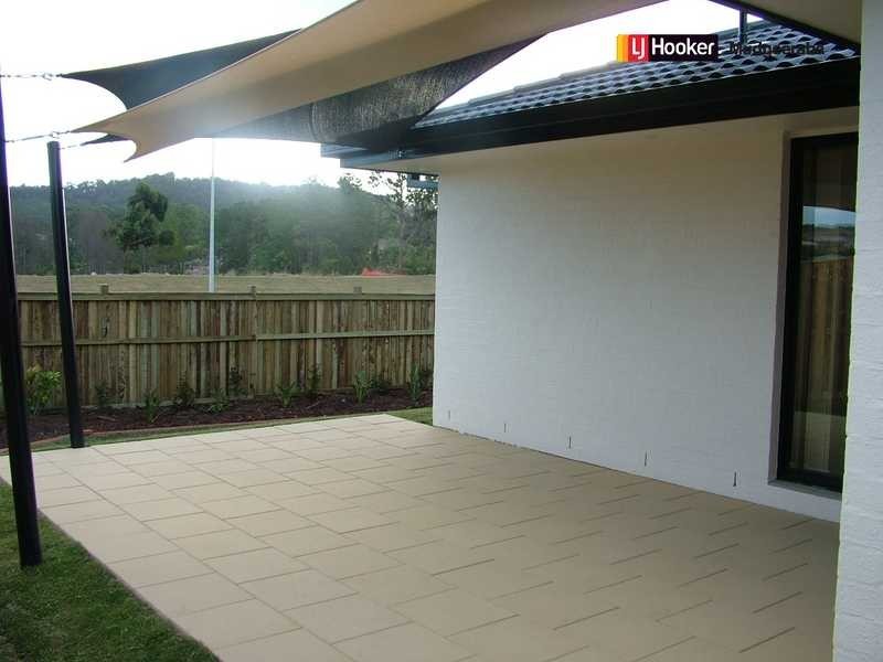 7 Burr Crt, Pacific Pines QLD 4211