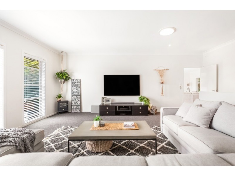 24 Ensor Street, Mudgeeraba QLD 4213