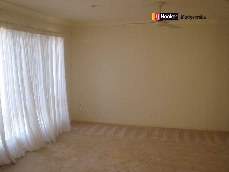 28 Lancashire Drive, Mudgeeraba QLD 4213