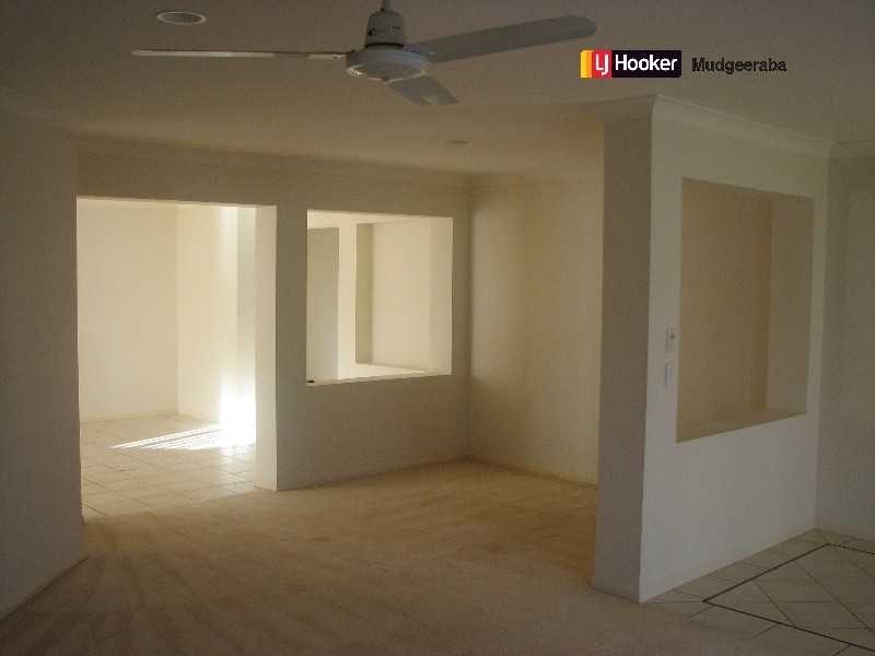 28 Lancashire Drive, Mudgeeraba QLD 4213