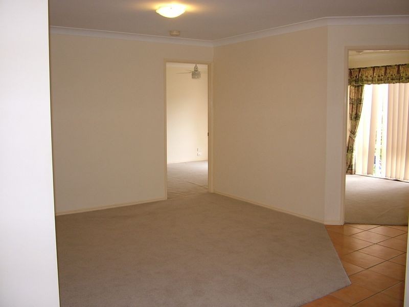 5 Palmerston Dr, Oxenford QLD 4210