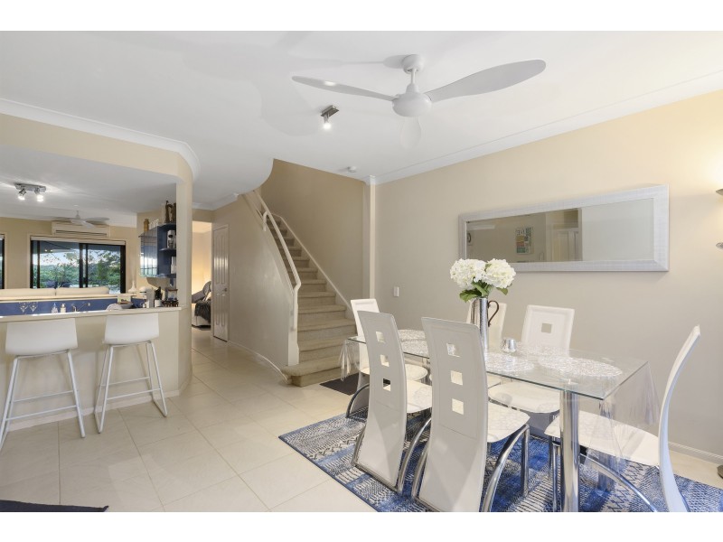 220/125 Hansford Road, Coombabah QLD 4216