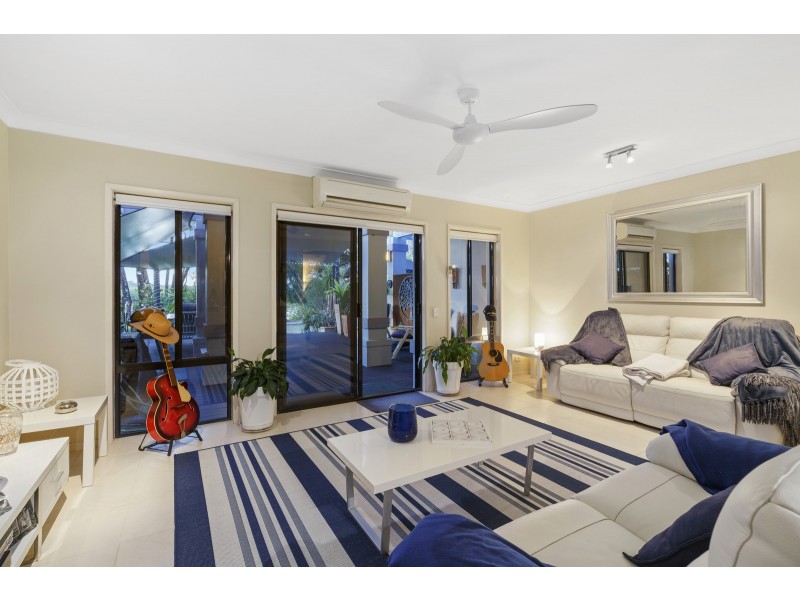 220/125 Hansford Road, Coombabah QLD 4216