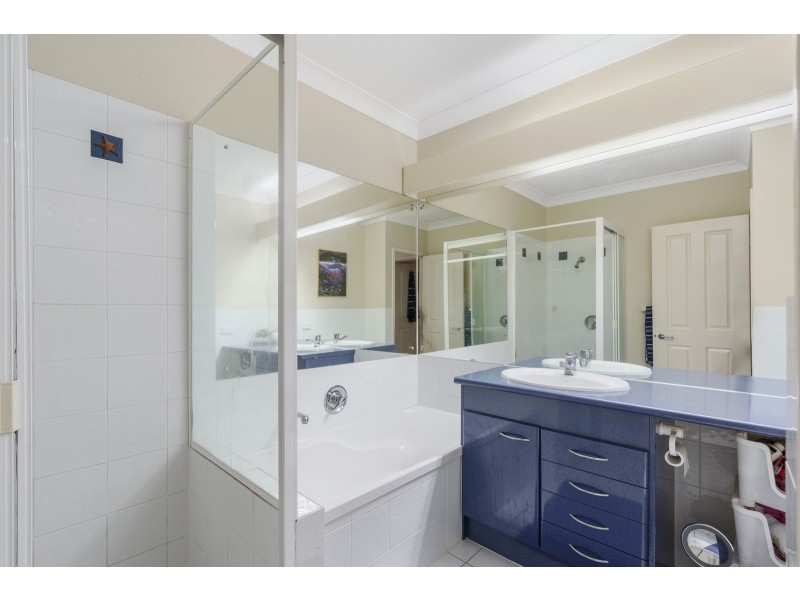 220/125 Hansford Road, Coombabah QLD 4216