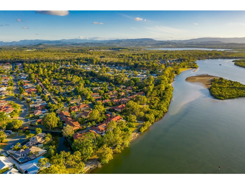 220/125 Hansford Road, Coombabah QLD 4216