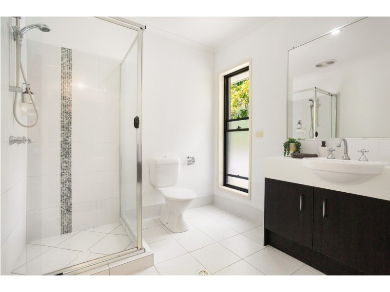 33 Boogaerdt Rise, Bonogin QLD 4213