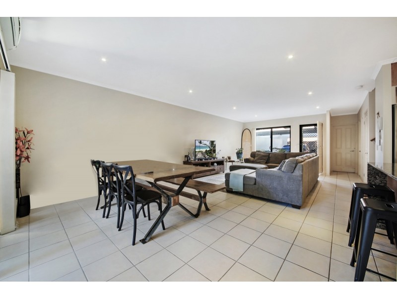 12/136 Palm Meadows Drive, Carrara QLD 4211