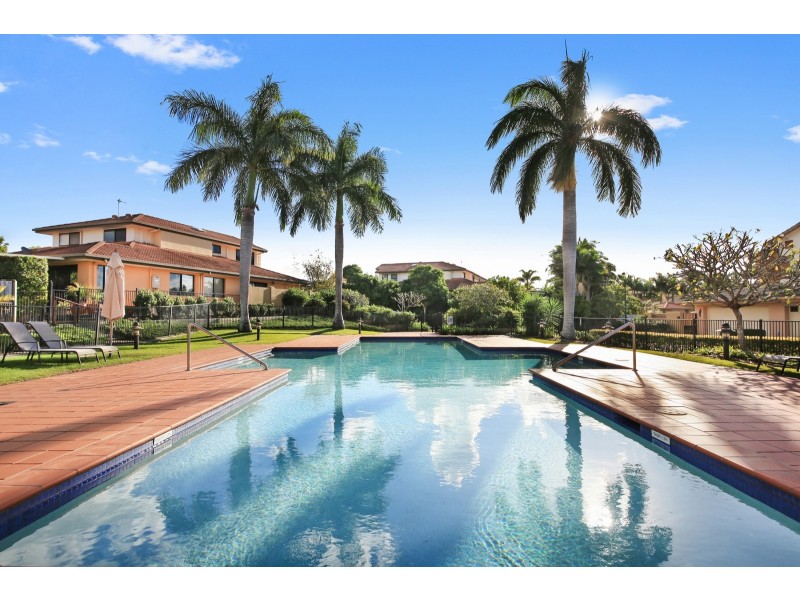 12/136 Palm Meadows Drive, Carrara QLD 4211