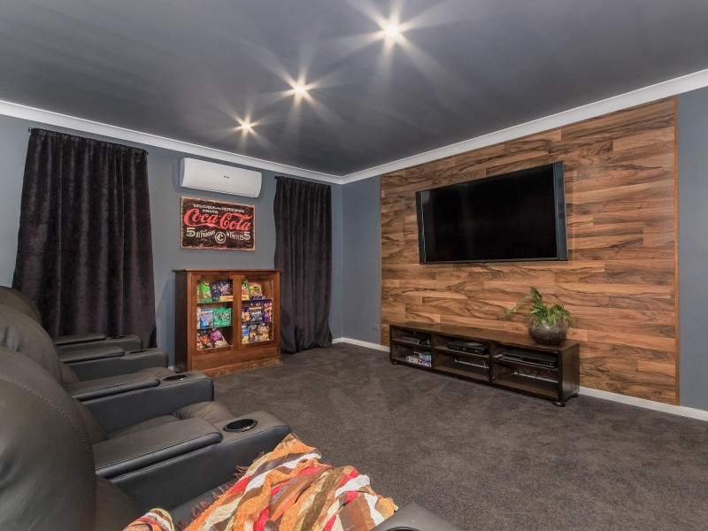 30 Willow Tree Drive, Reedy Creek QLD 4227