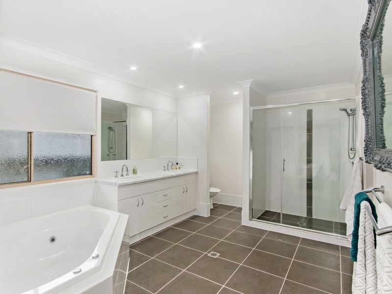 30 Willow Tree Drive, Reedy Creek QLD 4227