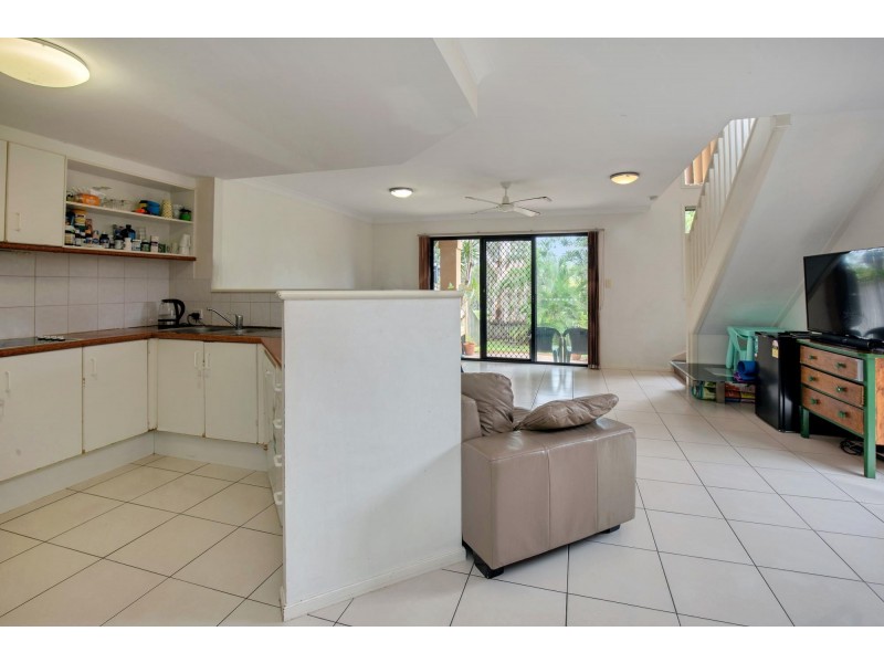 284/125 Hansford Road, Coombabah QLD 4216