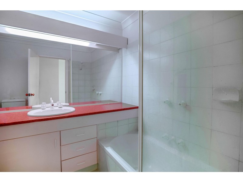 284/125 Hansford Road, Coombabah QLD 4216