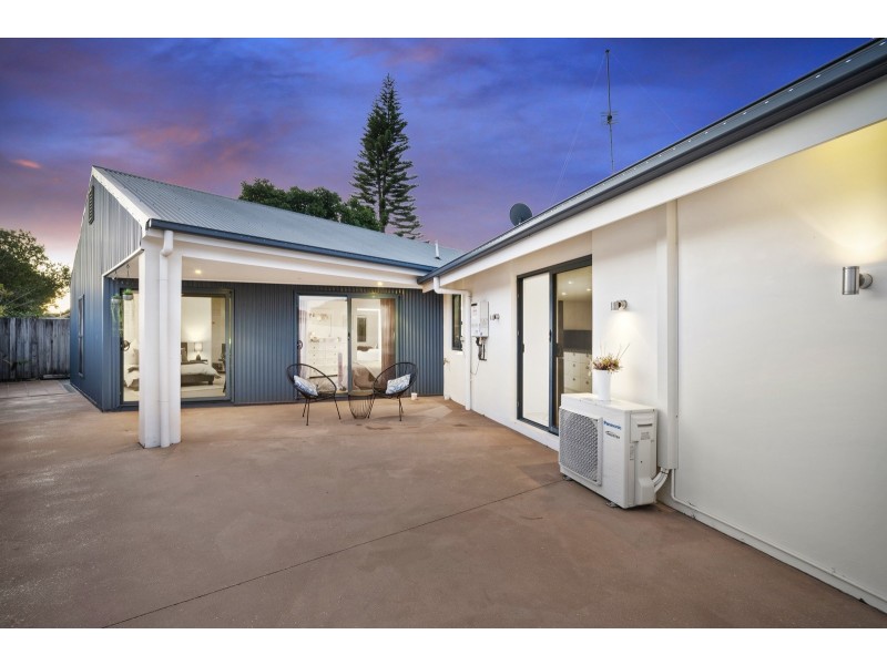 9 Goroka Court, Clear Island Waters QLD 4226