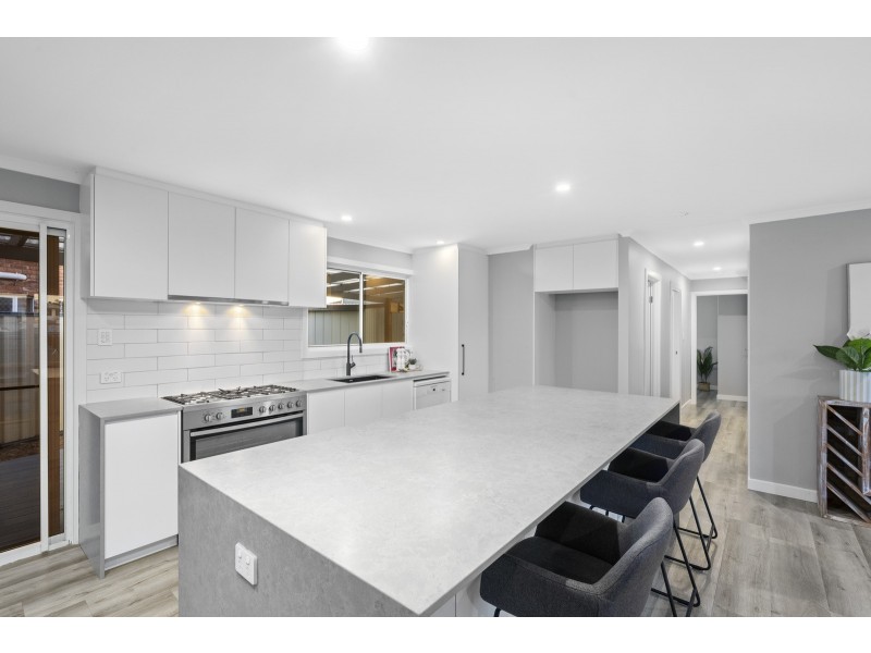 216 Bayview Street, Runaway Bay QLD 4216