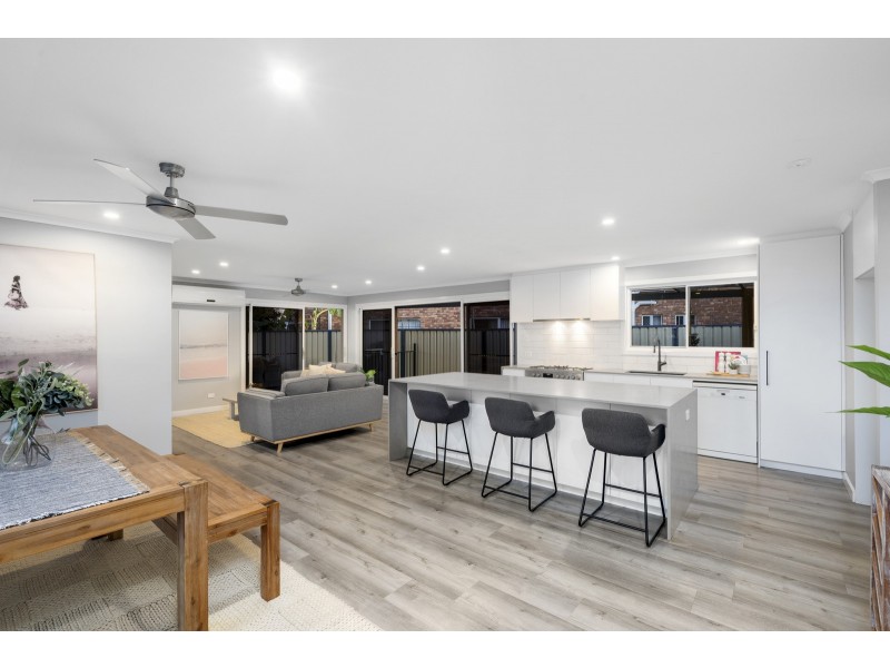 216 Bayview Street, Runaway Bay QLD 4216