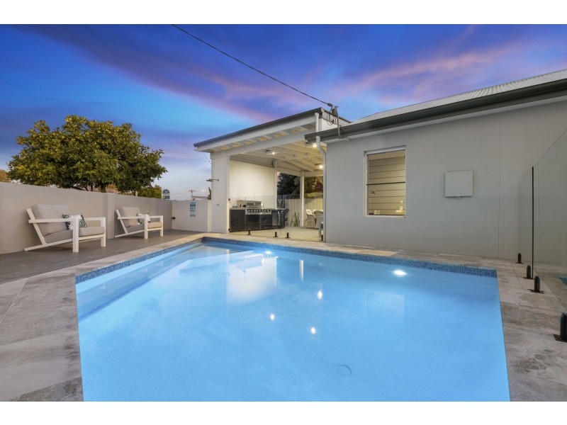 216 Bayview Street, Runaway Bay QLD 4216
