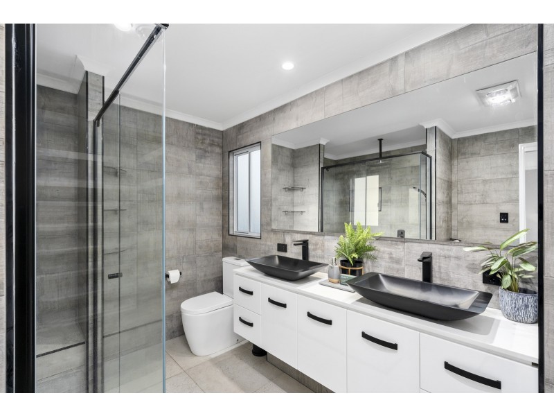 216 Bayview Street, Runaway Bay QLD 4216