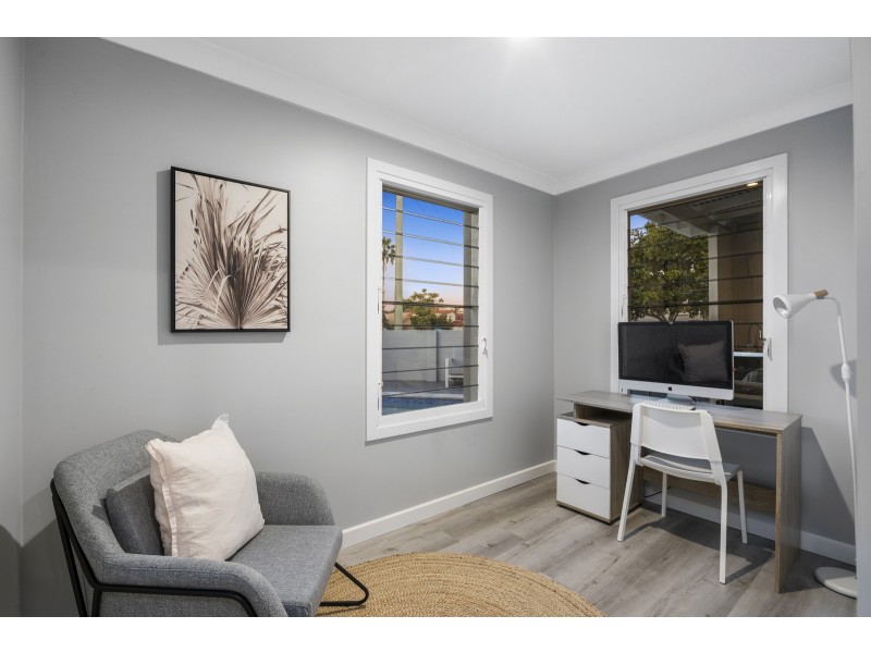 216 Bayview Street, Runaway Bay QLD 4216