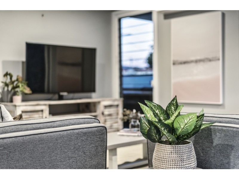 216 Bayview Street, Runaway Bay QLD 4216