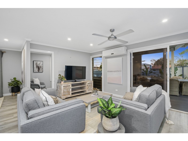 216 Bayview Street, Runaway Bay QLD 4216