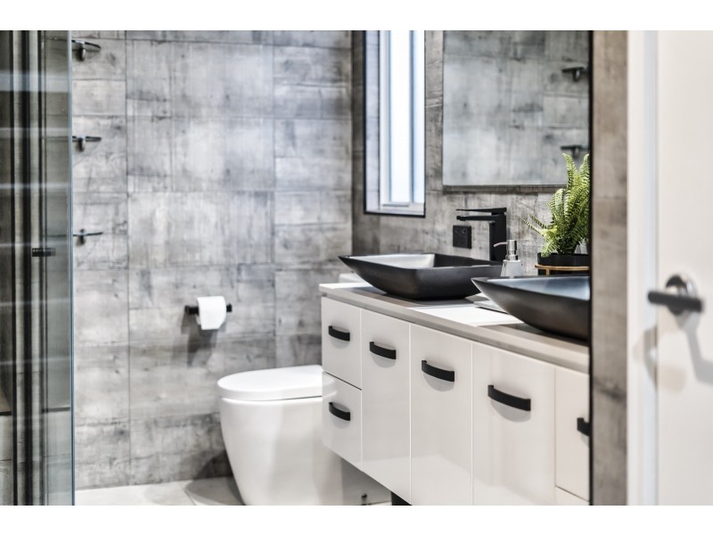 216 Bayview Street, Runaway Bay QLD 4216