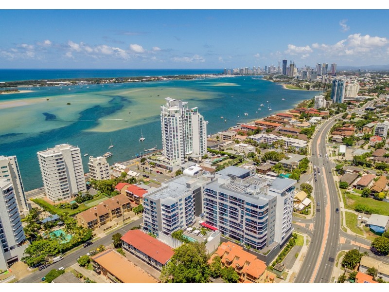 209/20 Labrador Street, Labrador QLD 4215