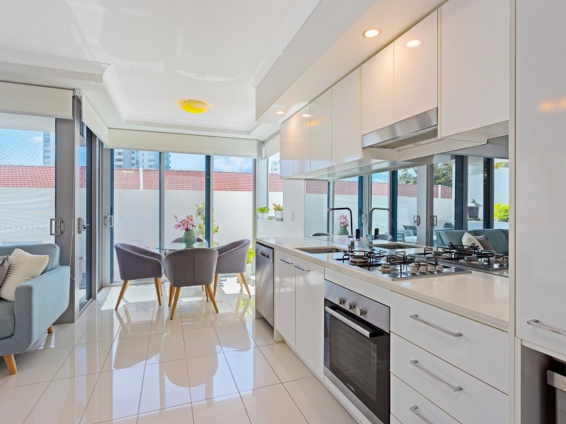 209/20 Labrador Street, Labrador QLD 4215