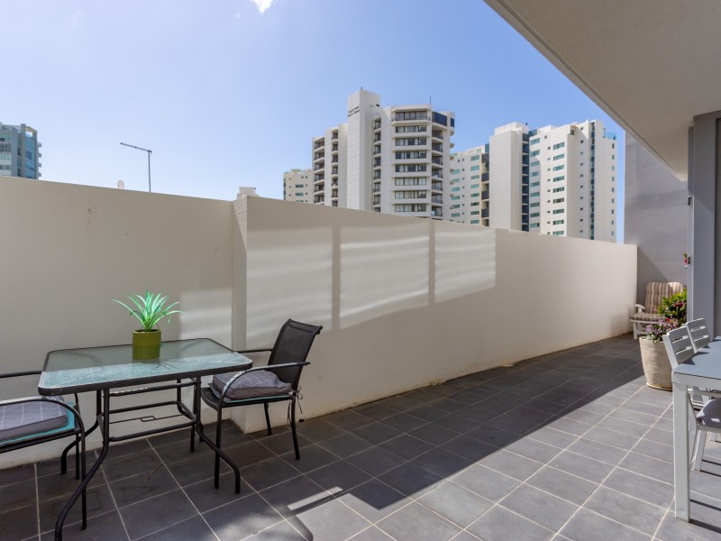 209/20 Labrador Street, Labrador QLD 4215