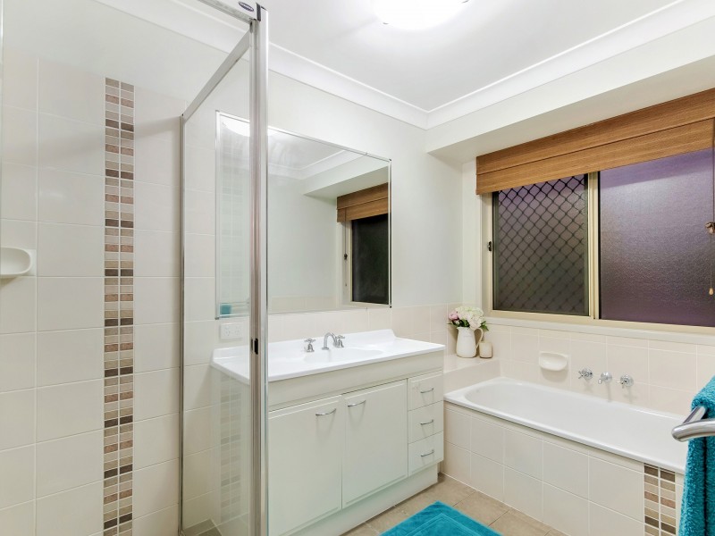 16 Hewson Court, Mudgeeraba QLD 4213