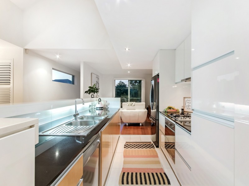 2/802 Glades Drive, Robina QLD 4226