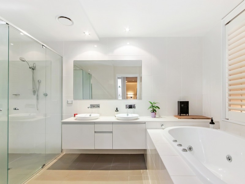 2/802 Glades Drive, Robina QLD 4226