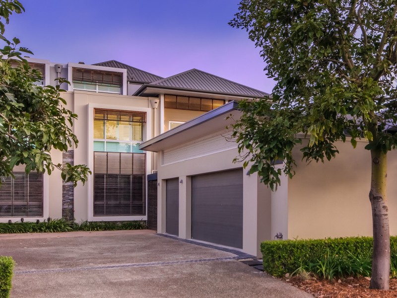 2/802 Glades Drive, Robina QLD 4226