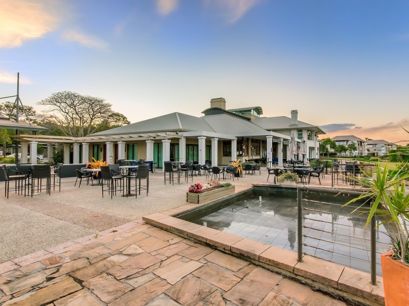 2/802 Glades Drive, Robina QLD 4226