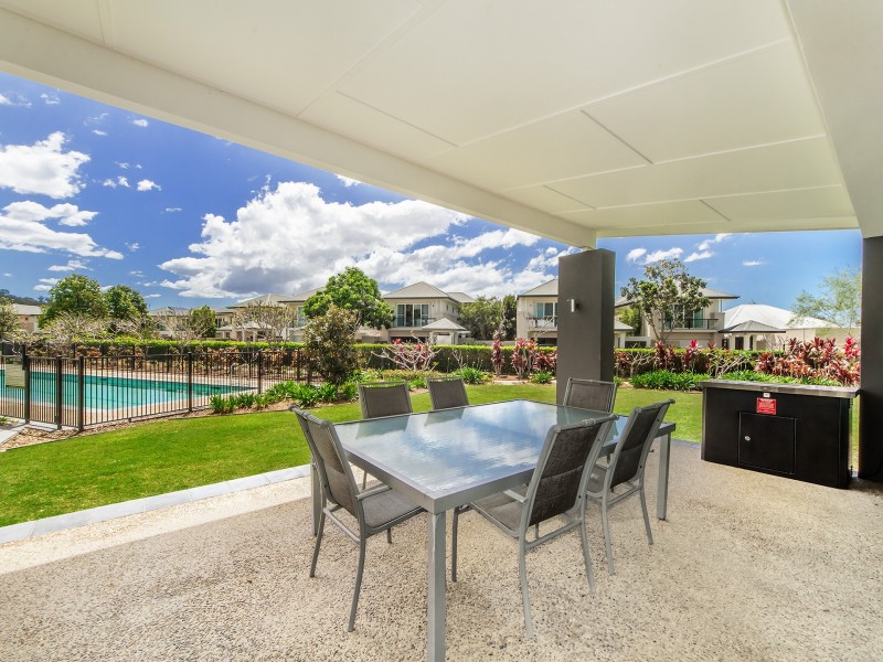 2/802 Glades Drive, Robina QLD 4226
