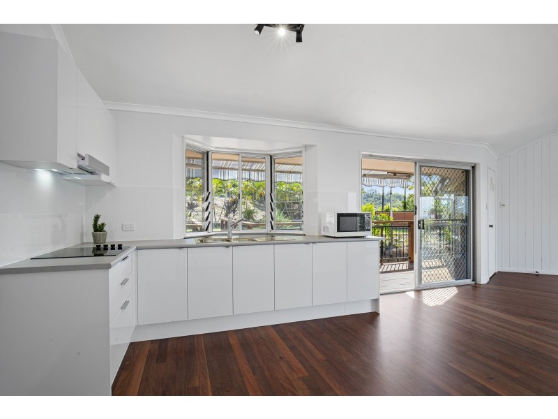 24 Glenrowan Drive, Tallai QLD 4213
