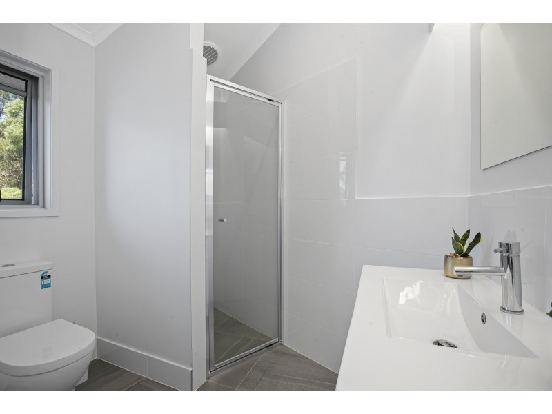 24 Glenrowan Drive, Tallai QLD 4213