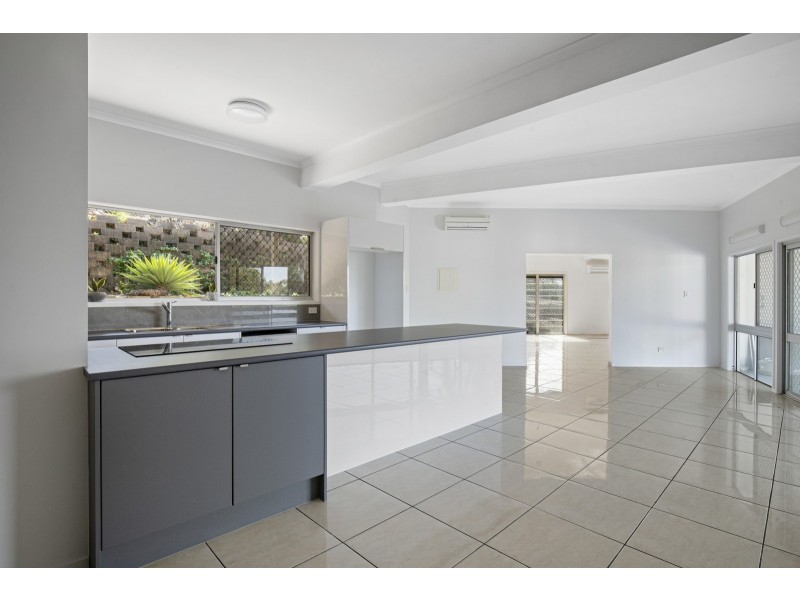 24 Glenrowan Drive, Tallai QLD 4213