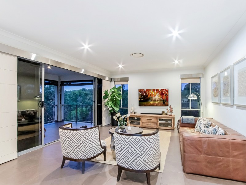10 Wilcox Close, Reedy Creek QLD 4227