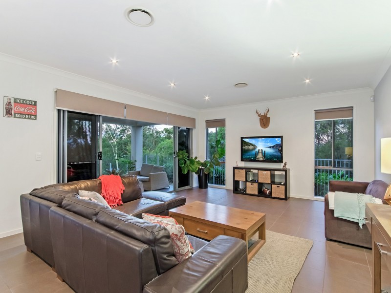 10 Wilcox Close, Reedy Creek QLD 4227
