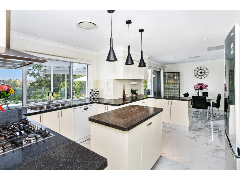 16 Glenrowan Drive, Tallai QLD 4213