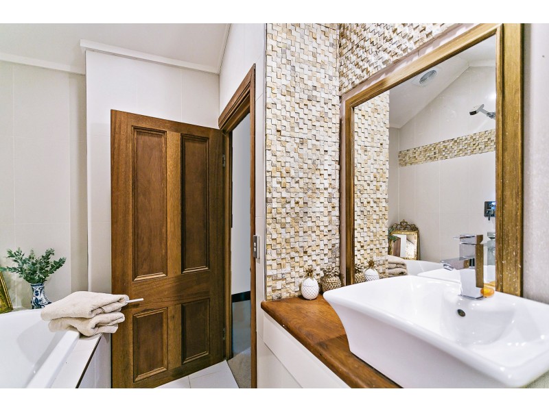 91 Chesterfield Drive, Bonogin QLD 4213