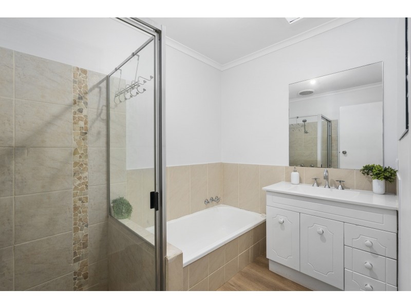 33 McCowan Street, Ashmore QLD 4214