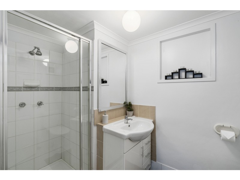 33 McCowan Street, Ashmore QLD 4214